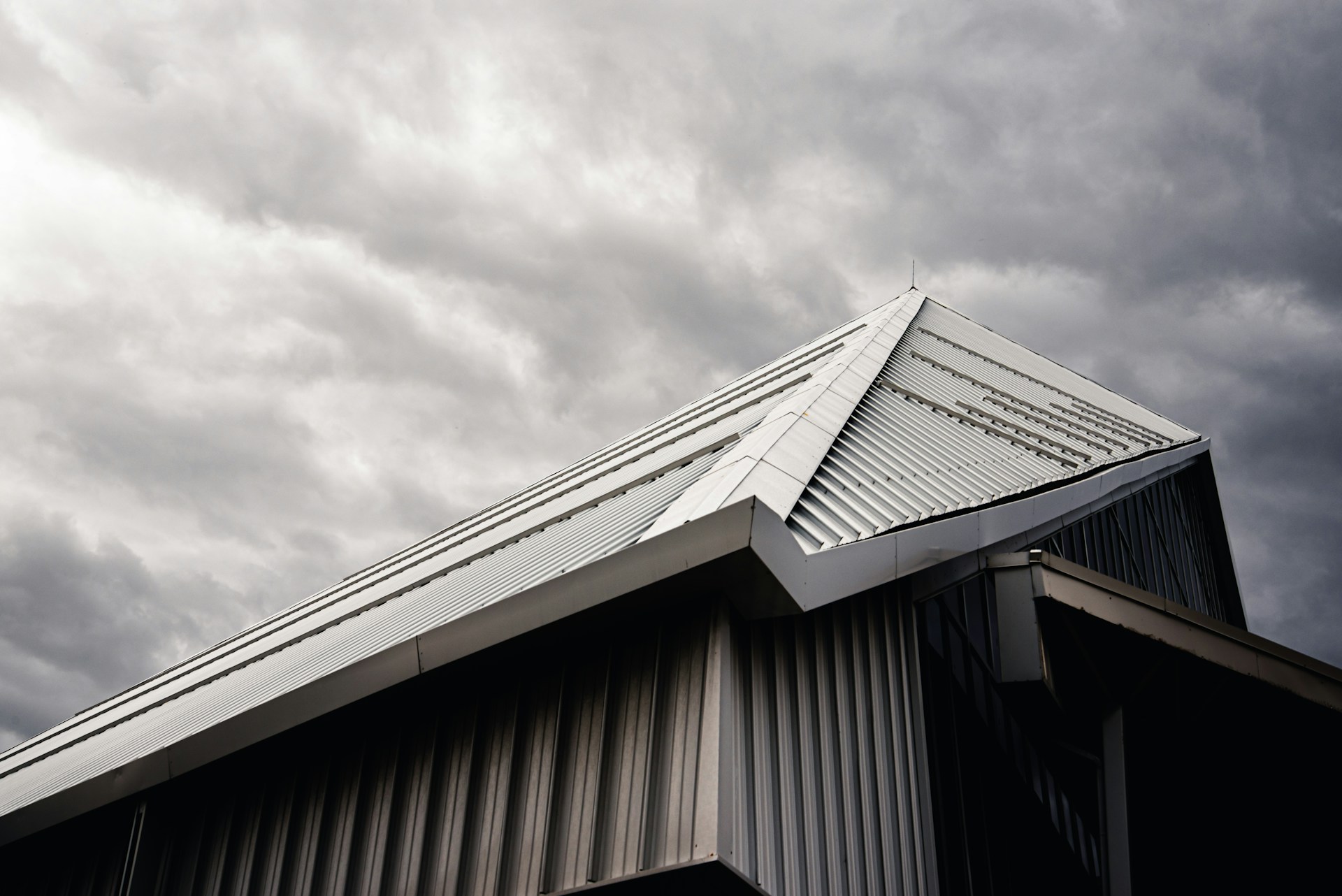 Metal Roof | RAINTITE Roofing & Construction Metal Roof